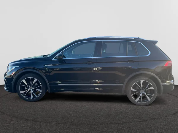 VOLKSWAGEN Tiguan (2023) — foto 12 van 21