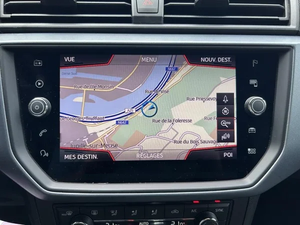 SEAT Arona (2018) — foto 8 van 28
