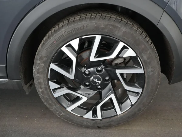 Kia XCeed (2024) — foto 6 van 22