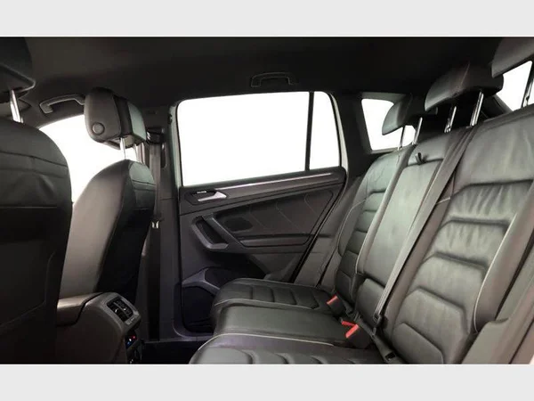 Volkswagen Tiguan (2021) — foto 6 van 15