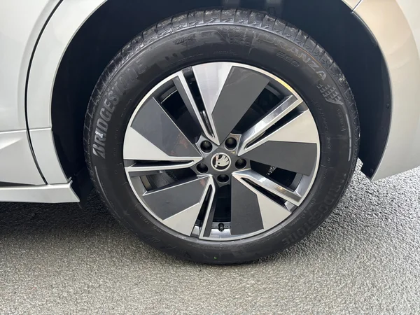 SKODA Enyaq Coupé (2024) — foto 5 van 24