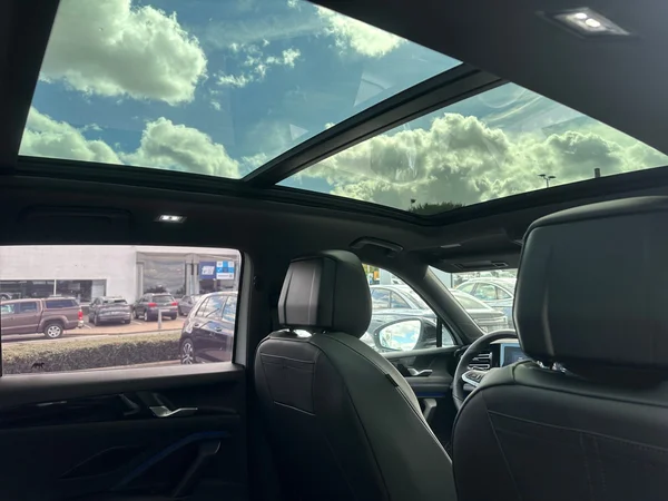 VOLKSWAGEN Tiguan eHybrid (PHEV) (2025) — foto 9 van 24