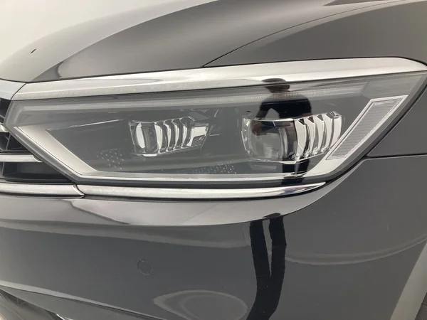VOLKSWAGEN Passat Variant (2024) — foto 20 van 35
