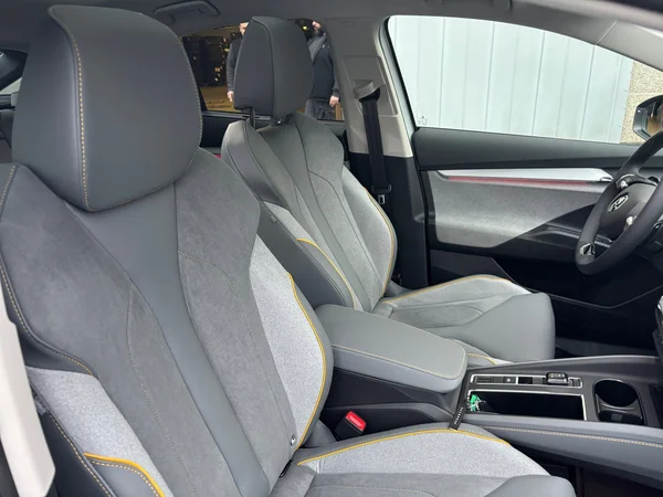 SKODA Enyaq Coupé (2024) — foto 21 van 24