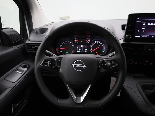 Opel Combo Life (2023) — foto 36 van 38
