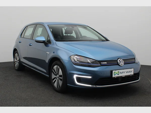 VOLKSWAGEN e-Golf (2016) — foto 20 van 24
