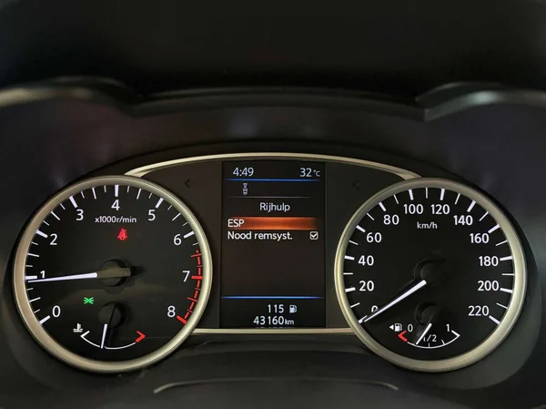 Nissan Micra (2019) — foto 10 van 18