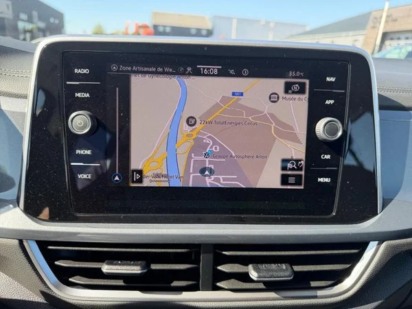 VOLKSWAGEN T-Roc (2023) — foto 9 van 31