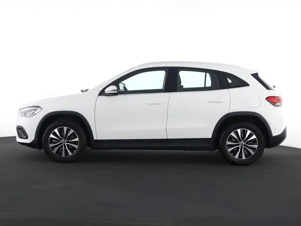 MERCEDES GLA 250 (2022) — foto 12 van 31