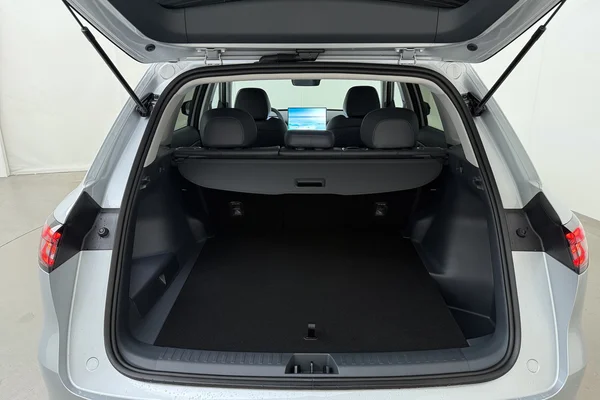 GEELY Starray EM-i (PHEV) (2026) — foto 13 van 17
