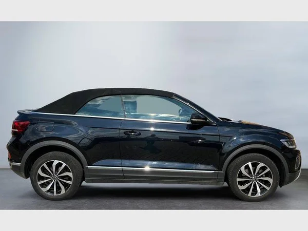 Volkswagen T-Roc Cabriolet (2023) — foto 33 van 36