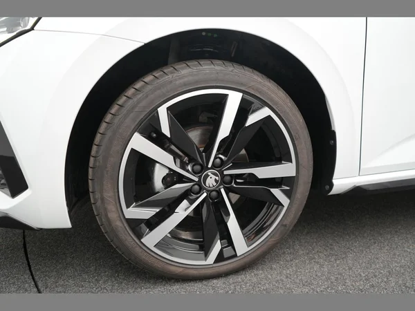 SKODA Scala (2025) — foto 18 van 20