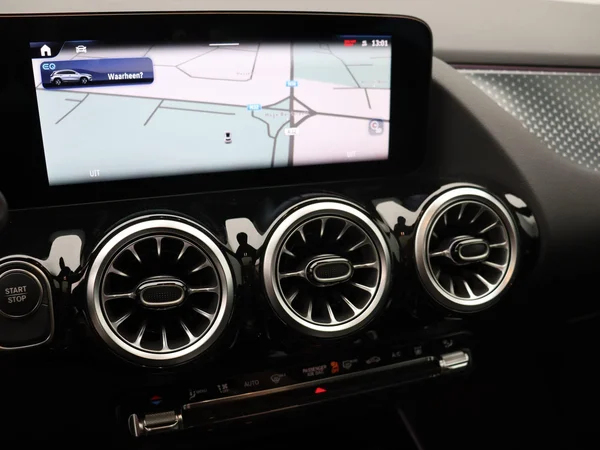 Mercedes-Benz EQA (2025) — foto 6 van 26