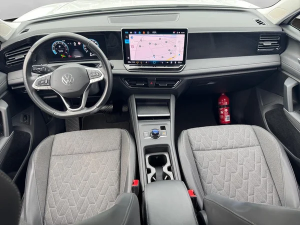 VOLKSWAGEN Tiguan (2024) — foto 24 van 24