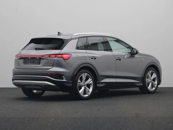 AUDI Q4 e-tron (2024) — foto 12 van 23