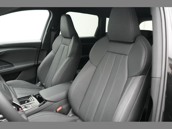 AUDI Q6 e-tron (2025) — foto 46 van 46