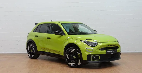 Abarth 600e (2025) — foto 12 van 32