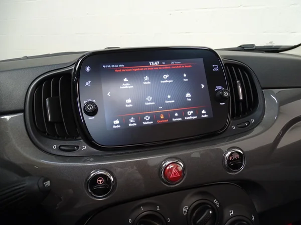 Fiat 500C (2017) — foto 9 van 23
