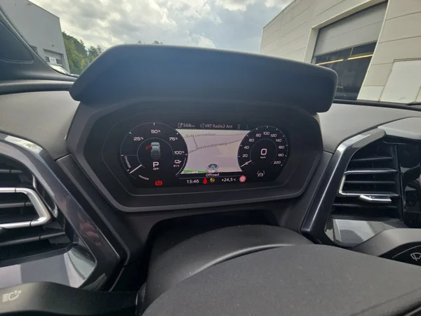 AUDI Q4 Sportback e-tron (2025) — foto 23 van 24