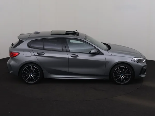 BMW 120 (2022) — foto 26 van 30