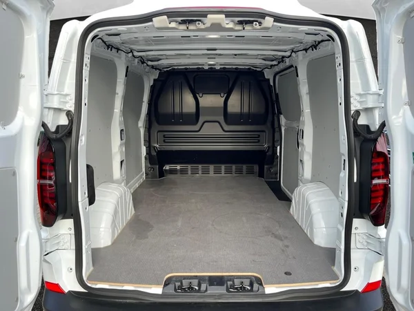 VOLKSWAGEN Transporter T7 28 Fourgon Swb Dsl (2026) — foto 19 van 20