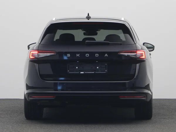 SKODA Superb SW (2024) — foto 20 van 23