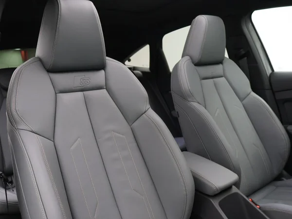 AUDI Q4 Sportback e-tron (2023) — foto 25 van 30