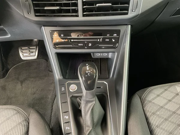 VOLKSWAGEN Taigo (2025) — foto 3 van 23
