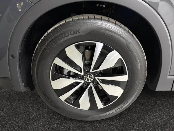 VOLKSWAGEN Tiguan (2026) — foto 12 van 14