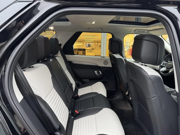 Land Rover Discovery — foto 15 van 20