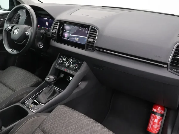 Škoda Karoq (2023) — foto 2 van 33