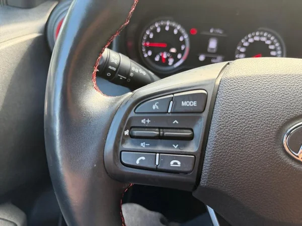 HYUNDAI i10 (2022) — foto 13 van 31