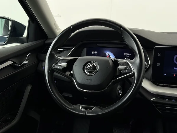 SKODA Octavia (2021) — foto 14 van 32