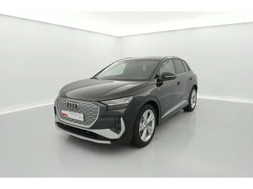 AUDI Q4 e-tron (2022)