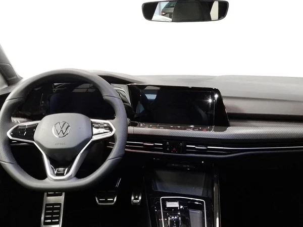 VOLKSWAGEN Golf VIII SW (2024) — foto 9 van 15