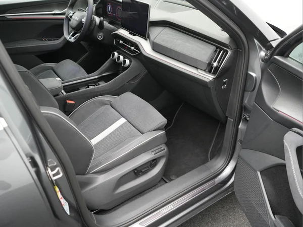 SKODA Kodiaq PHEV (2026) — foto 9 van 34