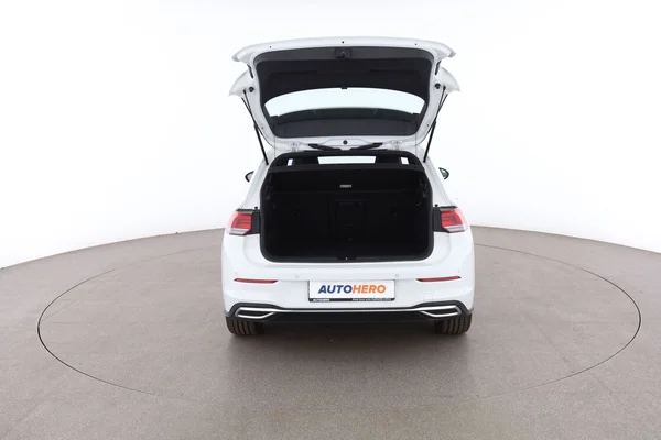 Volkswagen Golf (2020) — foto 7 van 16