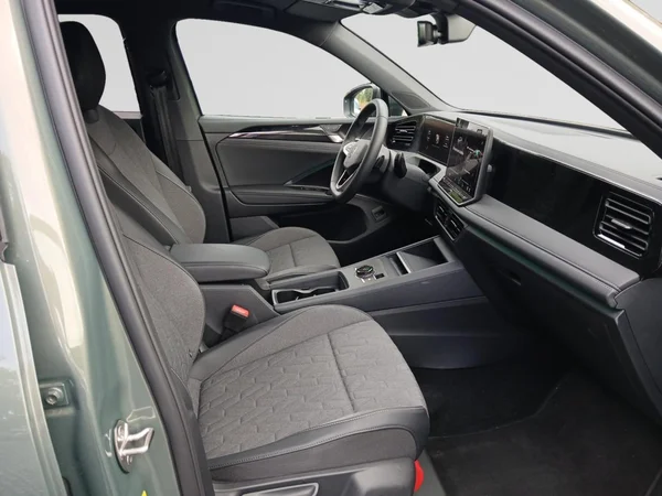 VOLKSWAGEN Tiguan (2026) — foto 3 van 14