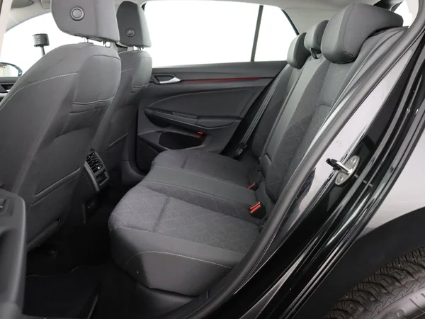 VOLKSWAGEN Golf (2024) — foto 5 van 27