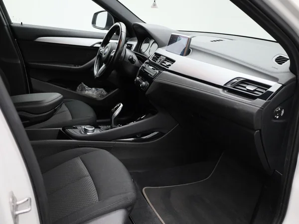 BMW X2 (2022) — foto 24 van 38