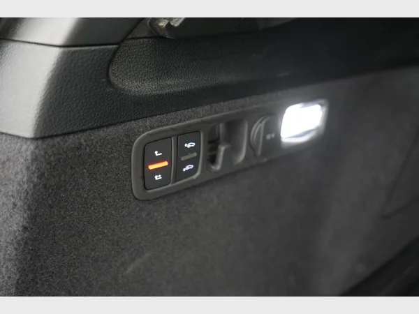 AUDI Q7 PHEV (2024) — foto 27 van 37