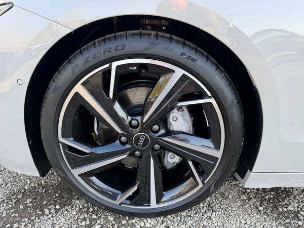 AUDI A6 Sportback e-tron (2026) — foto 6 van 22