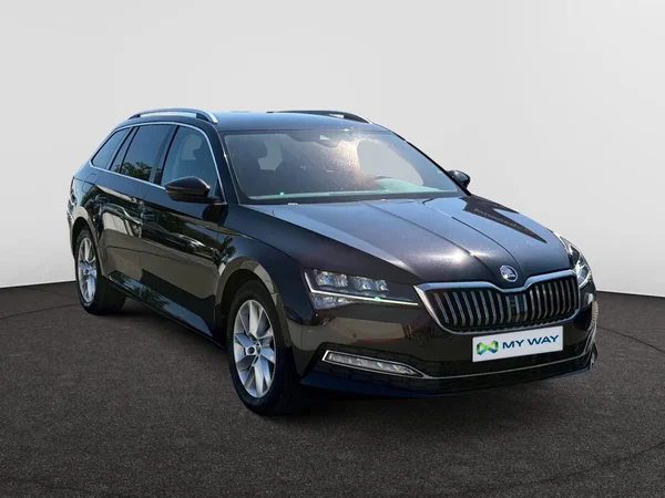 SKODA Superb SW Dsl (2022) — foto 8 van 14