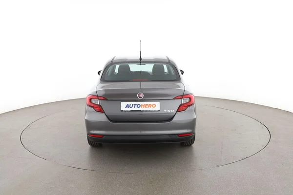 Fiat Tipo (2019) — foto 11 van 16