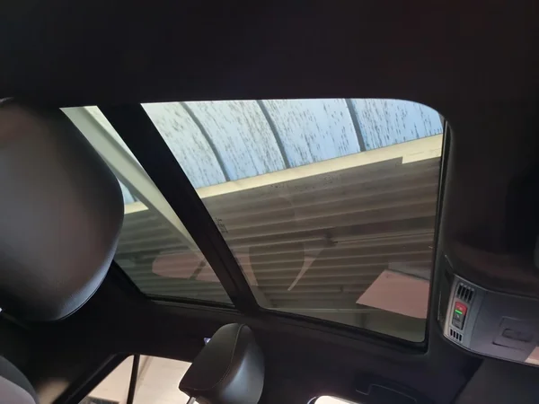 VOLKSWAGEN T-Roc (2019) — foto 13 van 23