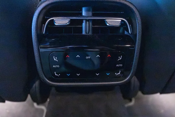 Mercedes-Benz E-Klasse (2024) — foto 11 van 46