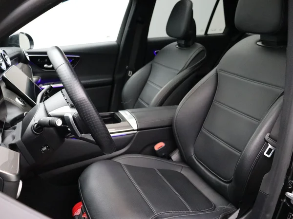 Mercedes-Benz GLC (2024) — foto 17 van 36