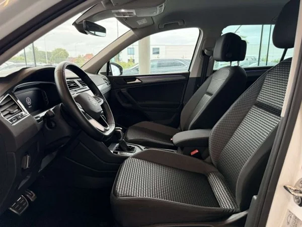 Volkswagen Tiguan (2023) — foto 23 van 23