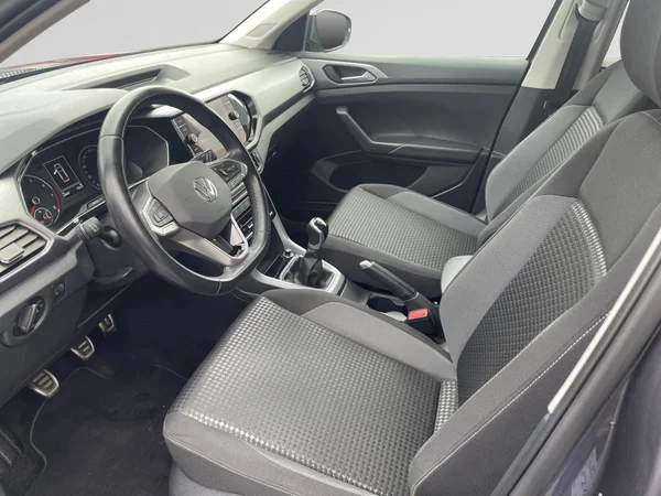 VOLKSWAGEN T-Cross (2022) — foto 2 van 21