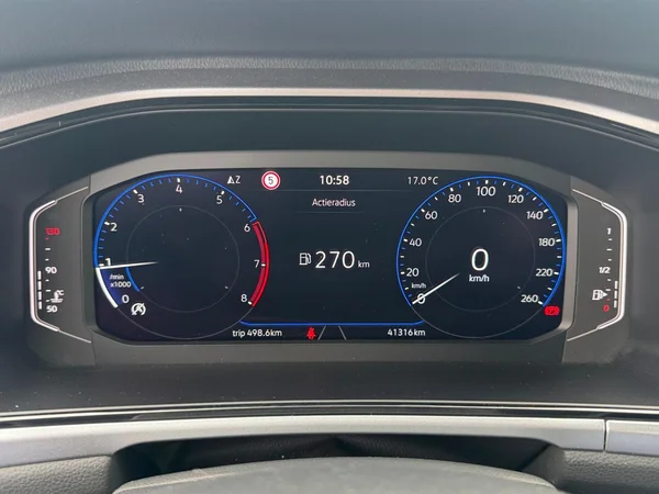 VOLKSWAGEN T-Roc (2023) — foto 4 van 21